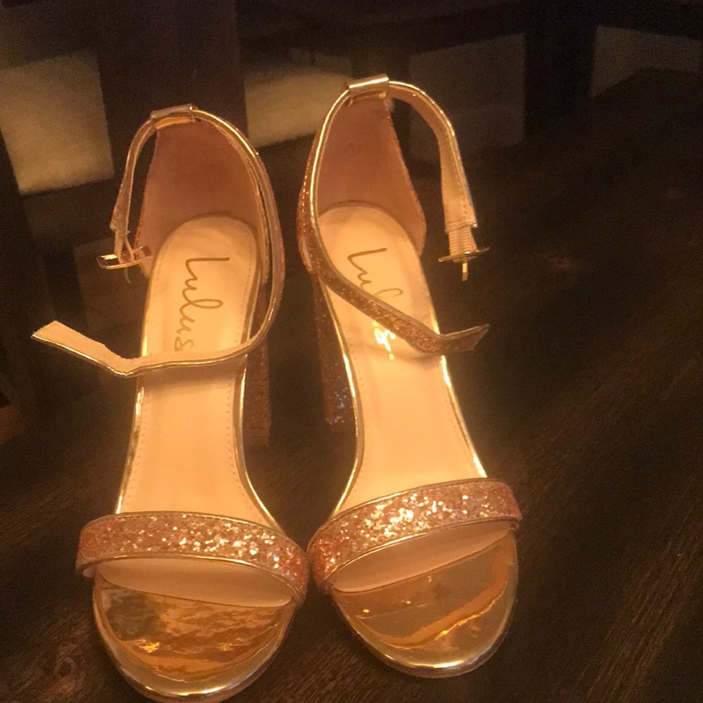 Size 7.5 glittery Rosegold LULU heels